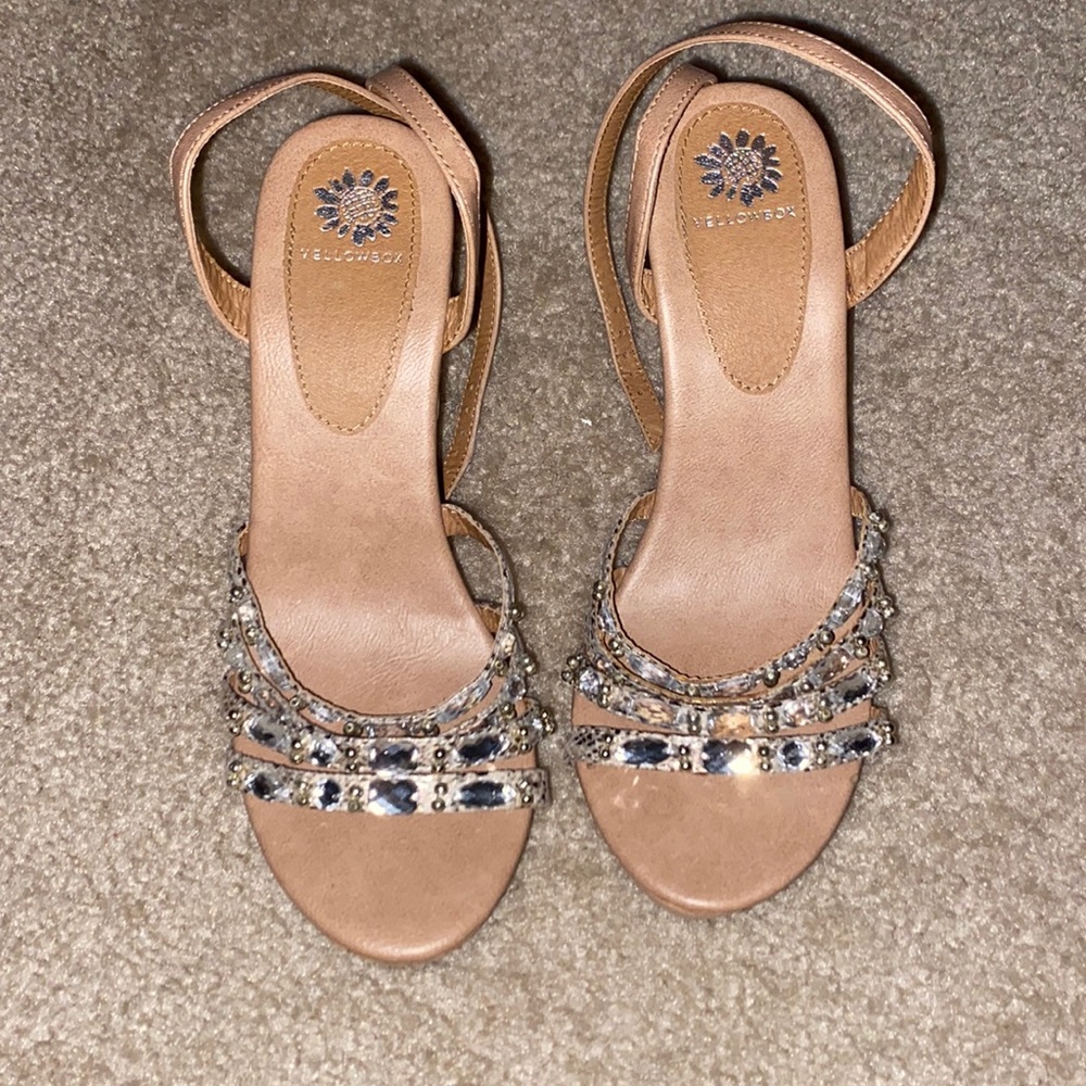 Super trendy tan wedges